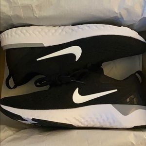 Women’s 6.5 Nike Odyssey React - Never Worn